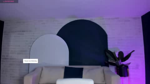 Snapshot of niaholland chatting on 10, 5, 2026 SQUIRTER DOLL online show from 10, 5, 2026