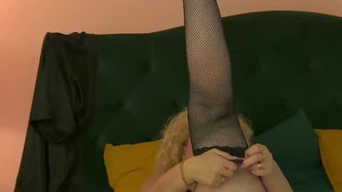 Snapshot of niamalkova chatting on 4, 11, 2025 Nia MILF GRANNY MATURE online show from 4, 11, 2025