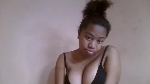 Snapshot of nicelly01 chatting on 22, 6, 2026 nicelly01 online show from 22, 6, 2026