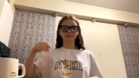 Snapshot of nicholholda chatting on 23, 4, 2026 Nicole online show from 23, 4, 2026