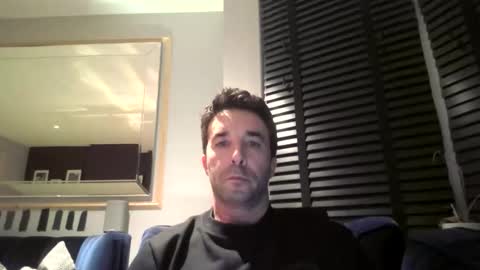 Snapshot of niciboi chatting on 25, 10, 2025 James online show from 25, 10, 2025