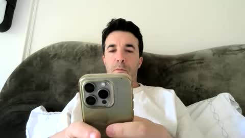 Snapshot of niciboi chatting on 20, 4, 2026 James online show from 20, 4, 2026