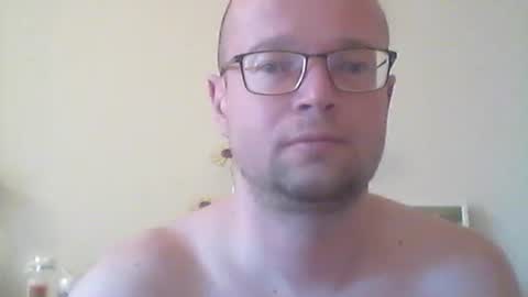 Snapshot of nick1990b chatting on 25, 4, 2026 nick1990b online show from 25, 4, 2026
