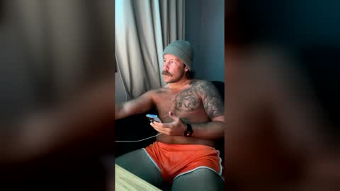 Snapshot of nickandmeg chatting on 26, 4, 2026 Cakedcouple OF - Yourtattedcutie qurlynfit online show from 26, 4, 2026