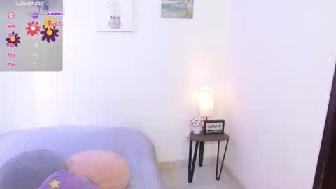 Snapshot of nickeymoon chatting on 28, 11, 2025 Nicole Silvermoon online show from 28, 11, 2025