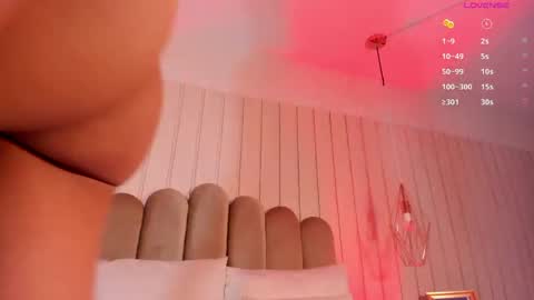 Snapshot of nickiwestt___ chatting on 29, 5, 2026 nickiwestt___ online show from 29, 5, 2026