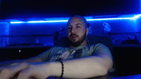 Julian online show from 7, 4, 2026