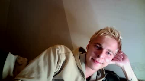 Snapshot of nicksuper8 chatting on 30, 10, 2025 Nick online show from 30, 10, 2025