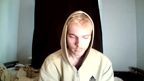 Snapshot of nicksuper8 chatting on 17, 11, 2025 Nick online show from 17, 11, 2025