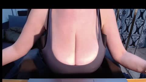 Snapshot of nicky_38hhugetits chatting on 7, 2, 2026 Nicky online show from 7, 2, 2026