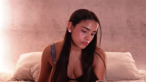 Snapshot of nicky_and_blake chatting on 14, 12, 2025 nicky and blake online show from 14, 12, 2025