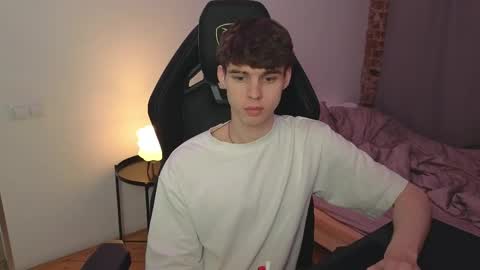 Snapshot of nicky_mart chatting on 14, 4, 2026 Nicki Danny online show from 14, 4, 2026