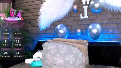 Snapshot of nicky_owl chatting on 15, 2, 2026 Today is my 41st birthday And in 2 hours Im waiting for you on the stream Stock up on tokens and a good mood Nicky online show from 15, 2, 2026