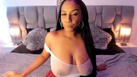 Snapshot of nickytouse chatting on 10, 12, 2024 Nicky online show from 10, 12, 2024