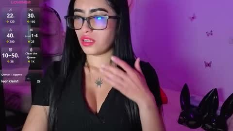 Nicolle online show from 27, 11, 2025