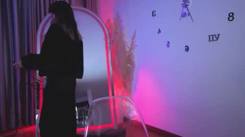 Snapshot of nickywindsor chatting on 7, 11, 2025 Nicky online show from 7, 11, 2025