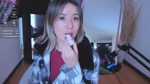 Snapshot of nickywindsor chatting on 1, 12, 2025 Nicky online show from 1, 12, 2025