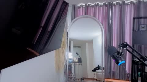 Nicky online show from 2, 4, 2026