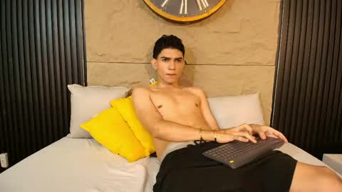 nico_monroet online show from 20, 4, 2026
