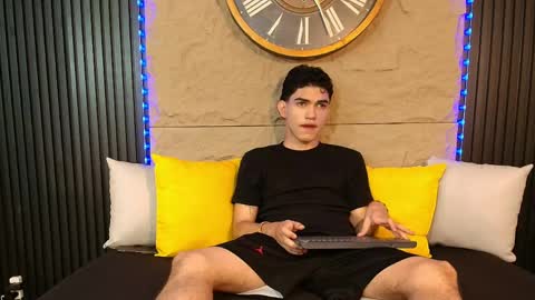 nico_monroet online show from 21, 4, 2026