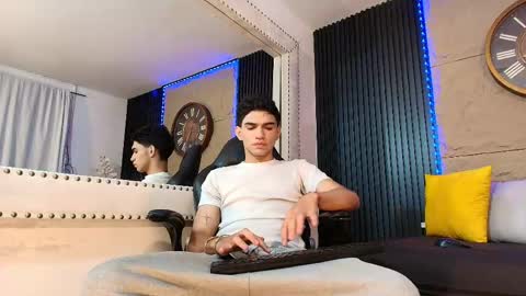 nico_monroet online show from 24, 4, 2026