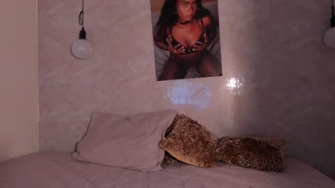 Nicol Villa online show from 28, 1, 2025