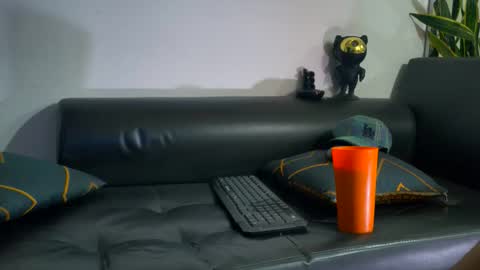 Nicolas online show from 5, 11, 2025