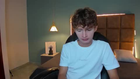 nicolasferrer18 online show from 5, 11, 2025