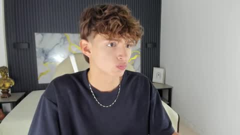 nicolasferrer18 online show from 23, 11, 2025