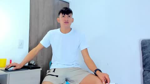 nicolastorres__ online show from 5, 11, 2025