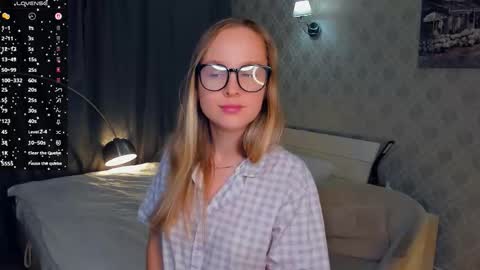 Nicoletta online show from 18, 10, 2025