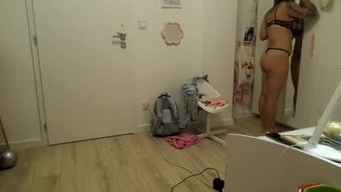 Snapshot of nicole122031 chatting on 19, 4, 2026 Secret Amateur HuGirl online show from 19, 4, 2026