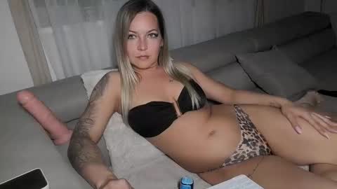 Snapshot of nicole122031 chatting on 9, 5, 2026 Secret Amateur HuGirl online show from 9, 5, 2026