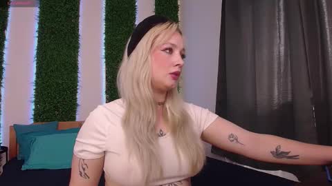 Snapshot of nicole__aniston__ chatting on 26, 9, 2025 Nicole online show from 26, 9, 2025