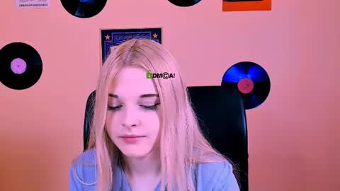 Snapshot of nicole_bright chatting on 8, 7, 2026 nicole_bright online show from 8, 7, 2026