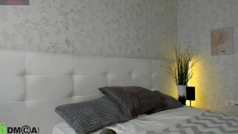 GMT7TueWedThSu 0300am-0900am. Sa 1000am-0400pm online show from 11, 9, 2025