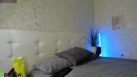 GMT7TueWedThSu 0300am-0900am. Sa 1000am-0400pm online show from 14, 10, 2025