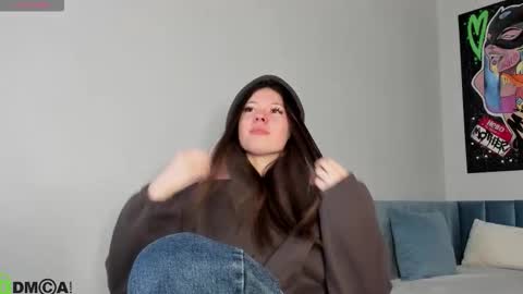 GMT7TueWedThSu 0300am-0900am. Sa 1000am-0400pm online show from 18, 12, 2025