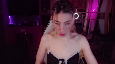 Snapshot of nicole_g0ld_ chatting on 9, 5, 2026 Nicole online show from 9, 5, 2026