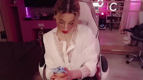 Snapshot of nicole_g0ld_ chatting on 13, 5, 2026 Nicole online show from 13, 5, 2026