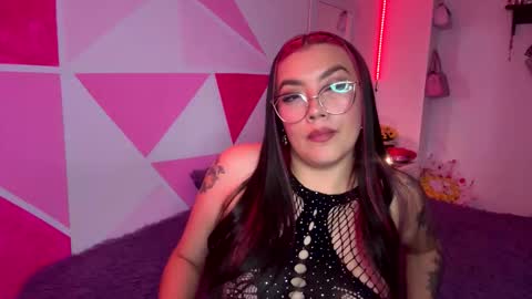 Nicole online show from 25, 2, 2026