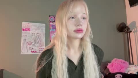 Snapshot of nicole_yo chatting on 17, 5, 2026 Mary online show from 17, 5, 2026