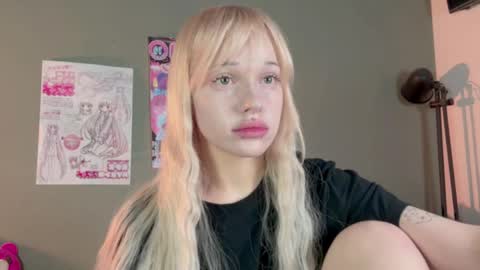 Snapshot of nicole_yo chatting on 19, 5, 2026 Mary online show from 19, 5, 2026
