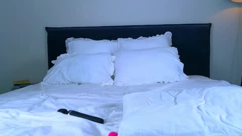 Snapshot of nicolemarani chatting on 28, 10, 2025 Nicole online show from 28, 10, 2025