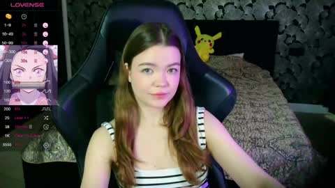 NicoleMeew online show from 12, 4, 2026