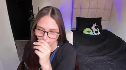 Snapshot of nicolepeachx chatting on 2, 3, 2026 Nicol independent model online show from 2, 3, 2026