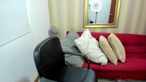 Nicolettcolin  online show from 23, 11, 2025