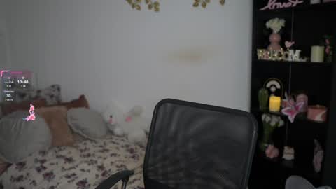 nicolette__shea_ online show from 11, 12, 2024