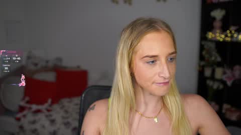 nicolette__shea_ online show from 5, 1, 2025