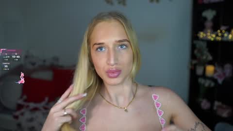 nicolette__shea_ online show from 6, 1, 2025